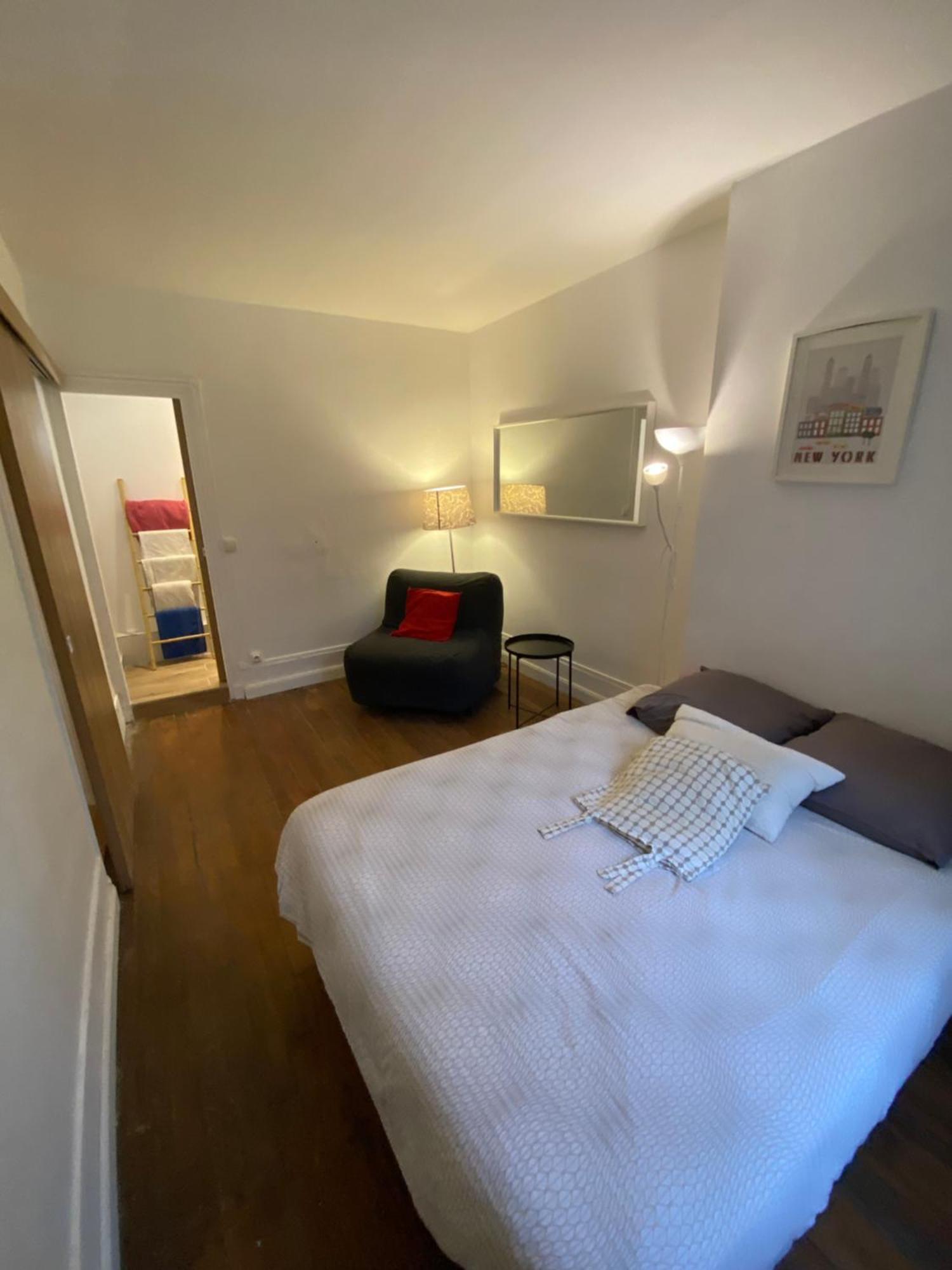 Abesse Apartment *