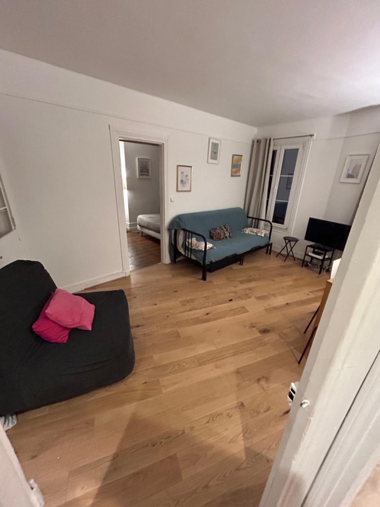 Apartment Abesse Paris