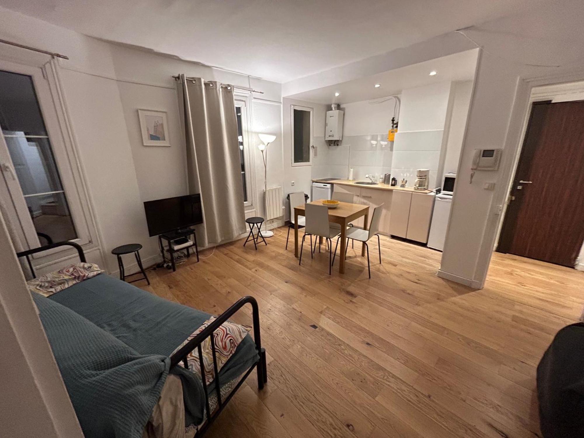 Abesse Apartment Paris